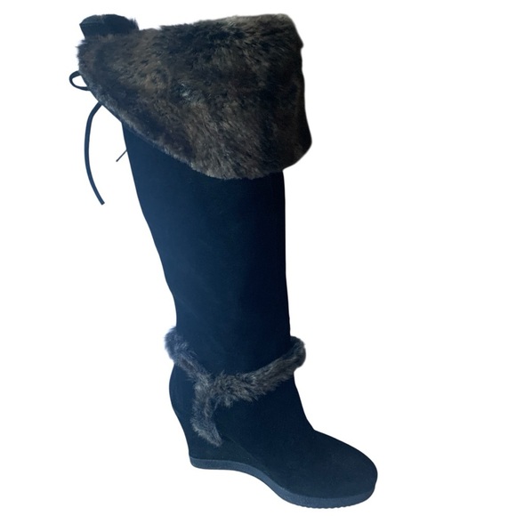 Guess OTK Suede Wedge Boots Faux Fur Trim Après-ski Winter Glam Black H3” 7.5. - Picture 3 of 7